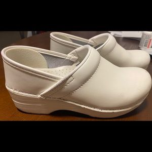 DANSKO women’s professional clogs